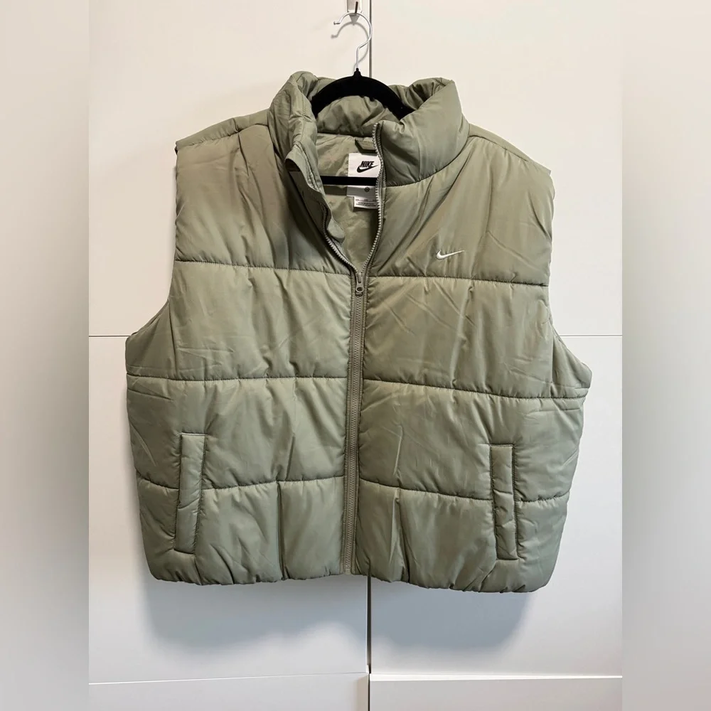 Women's Nike Sportswear Classic Puffer Therma-FIT Loose Vest